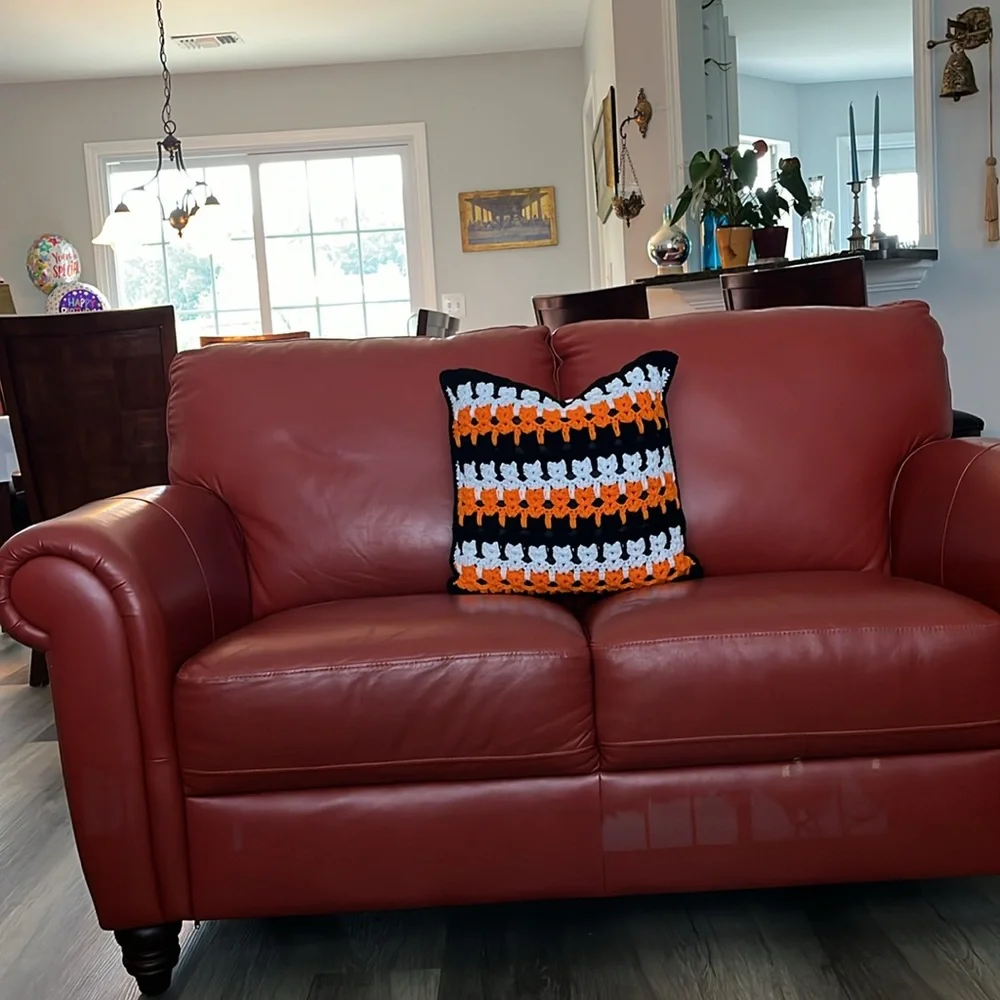 CROCHET CAT PILLOW